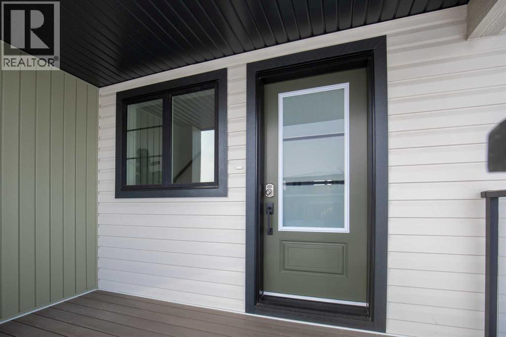 Single Family House for Sale in  Eaton Crescent Evergreen Red Deer 