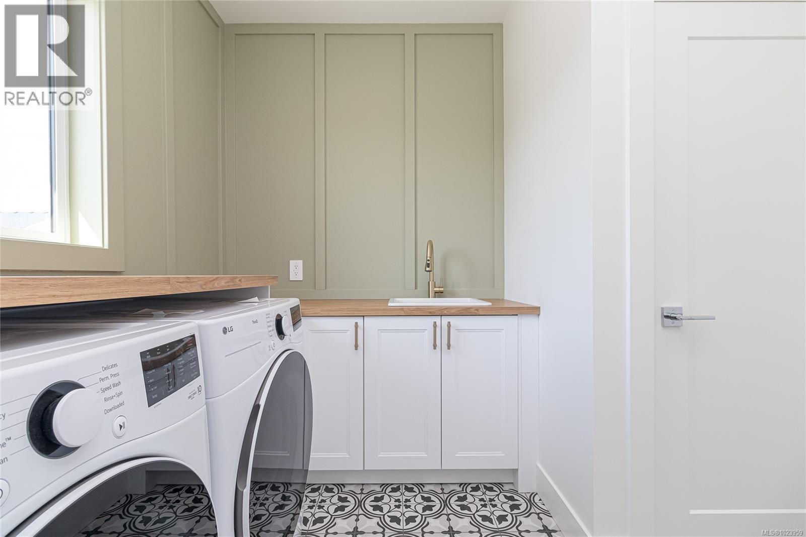 2584 Nickson Way, Sooke