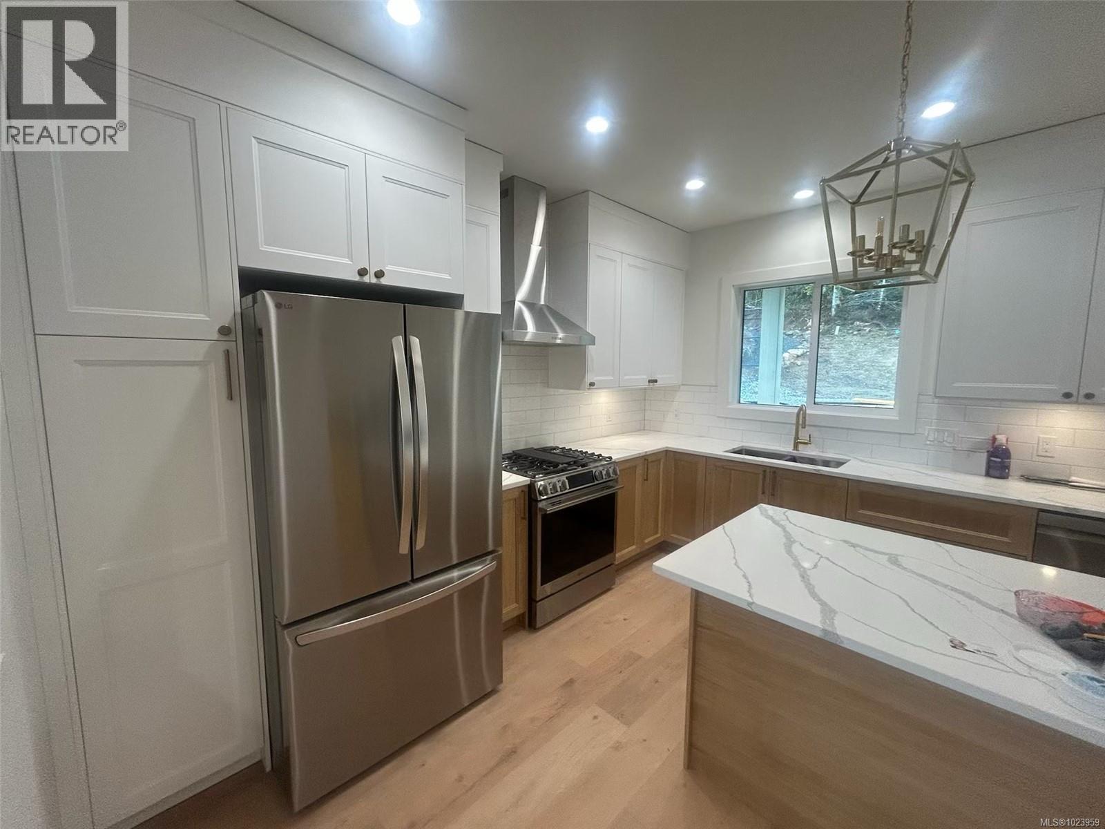 2584 Nickson Way, Sooke