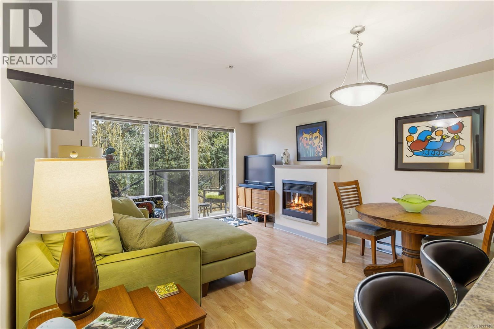 207 1618 North Dairy Road, Saanich