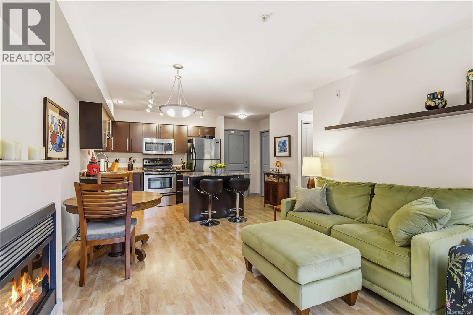 207 1618 North Dairy Road, Saanich