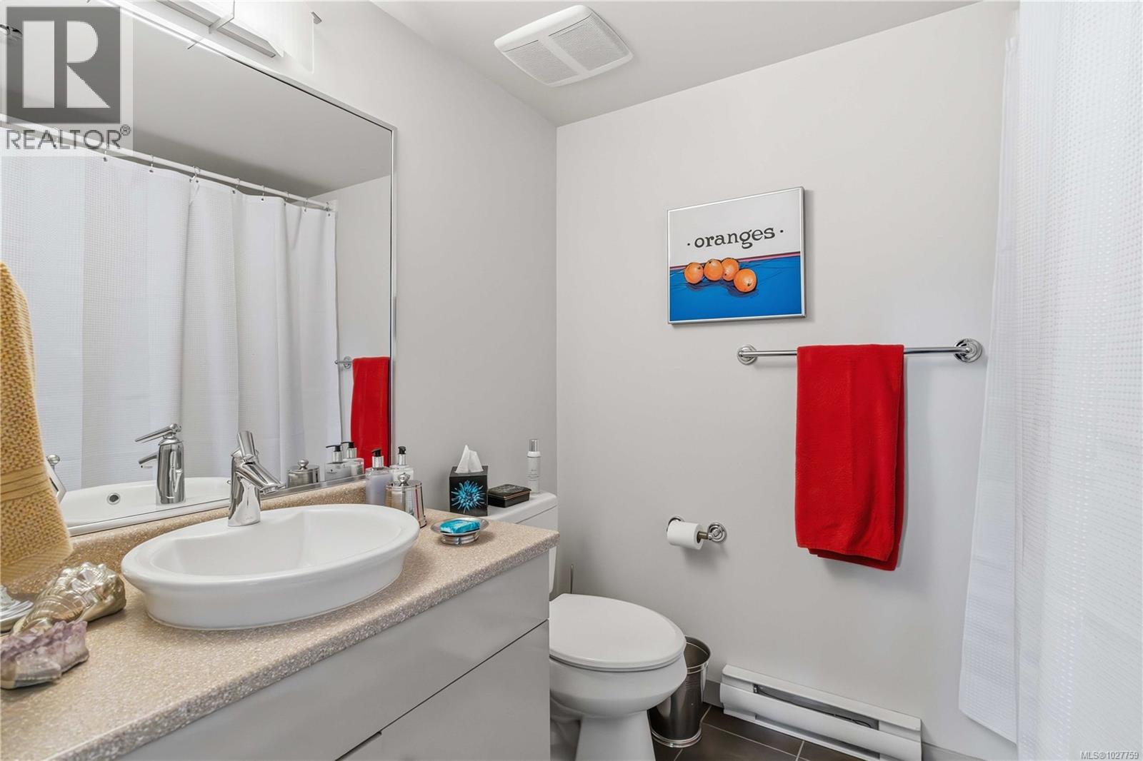 207 1618 North Dairy Road, Saanich