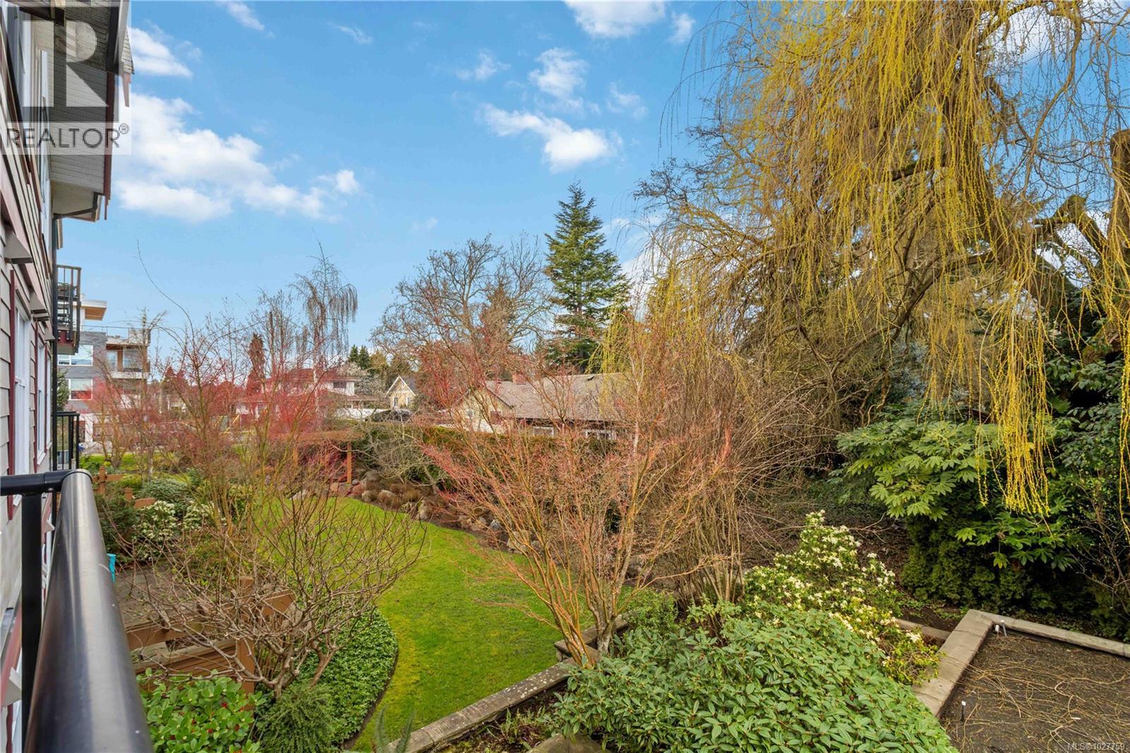 207 1618 North Dairy Road, Saanich