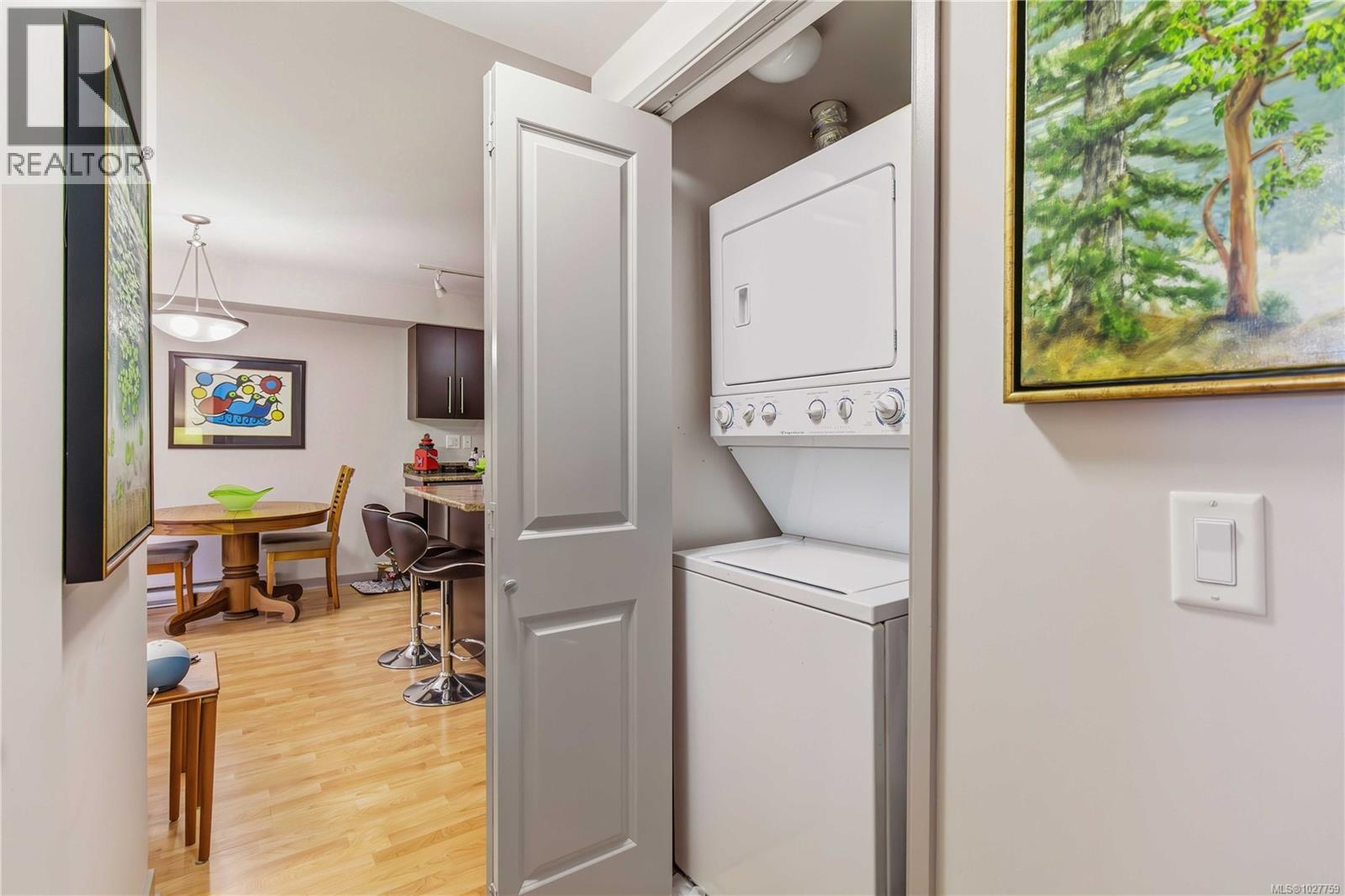 207 1618 North Dairy Road, Saanich