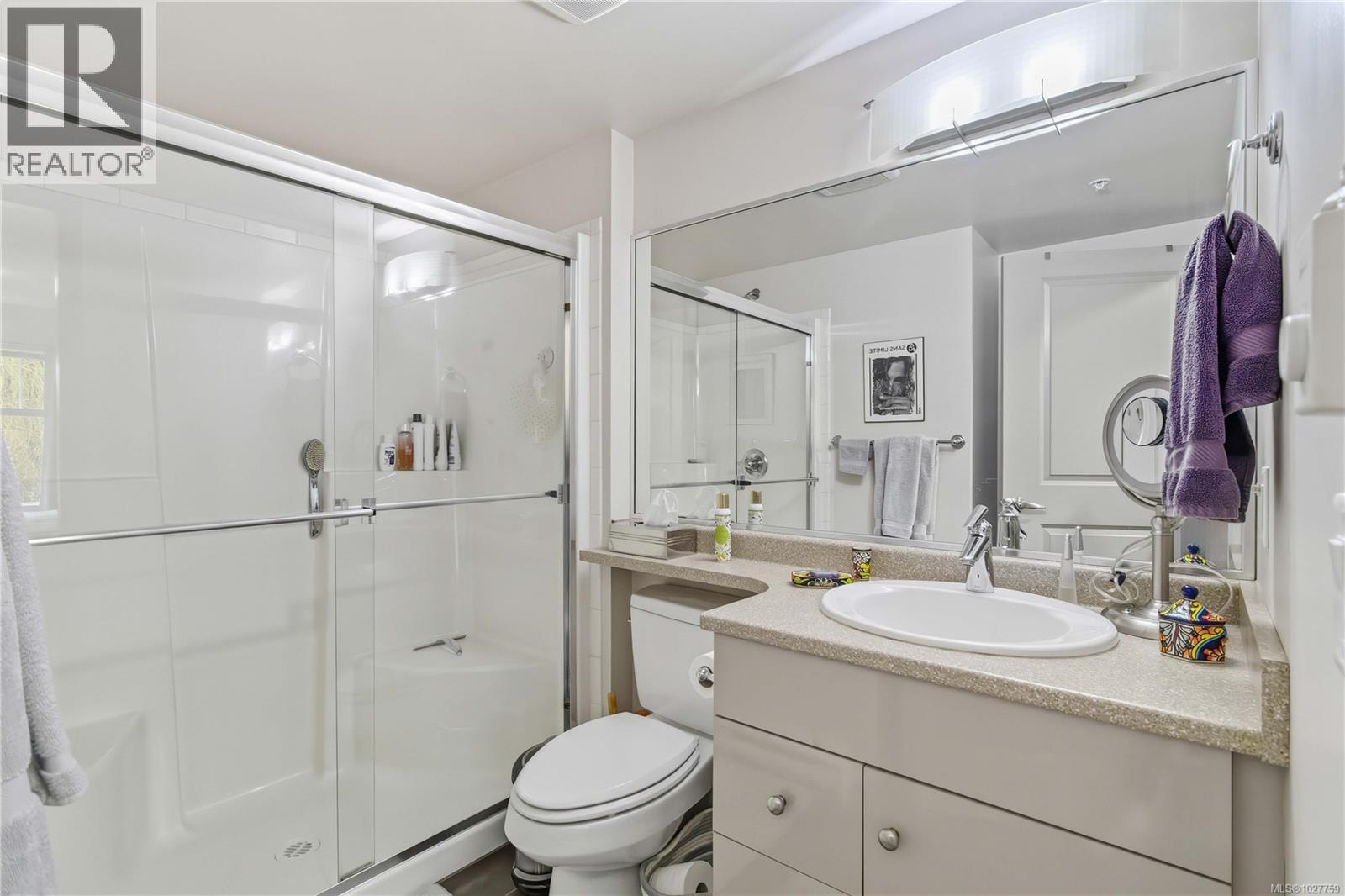 207 1618 North Dairy Road, Saanich