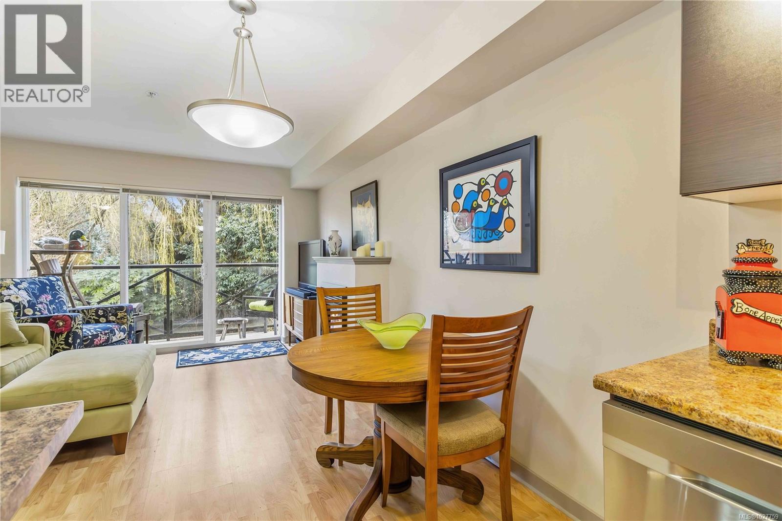 207 1618 North Dairy Road, Saanich