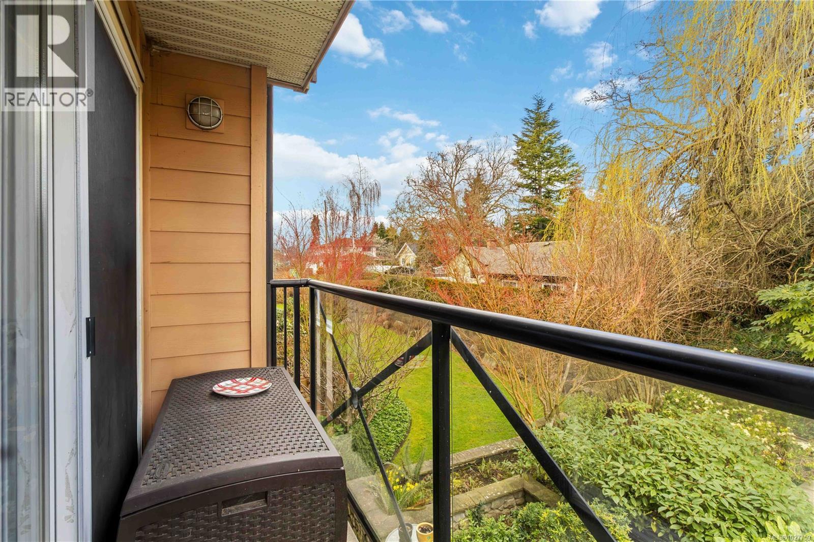 207 1618 North Dairy Road, Saanich