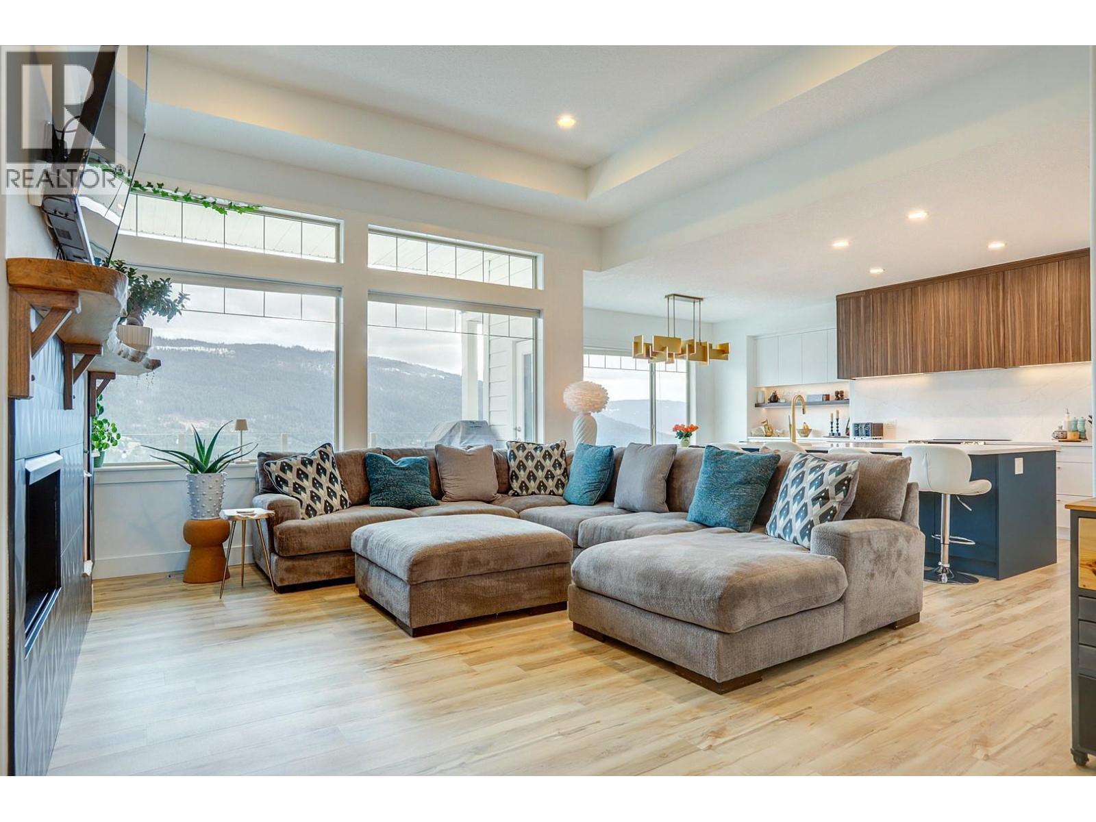 7313 Sunridge Road, Vernon