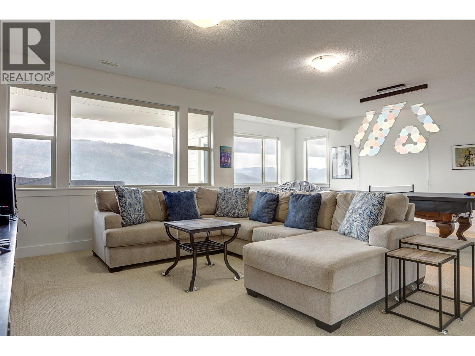 7313 Sunridge Road, Vernon