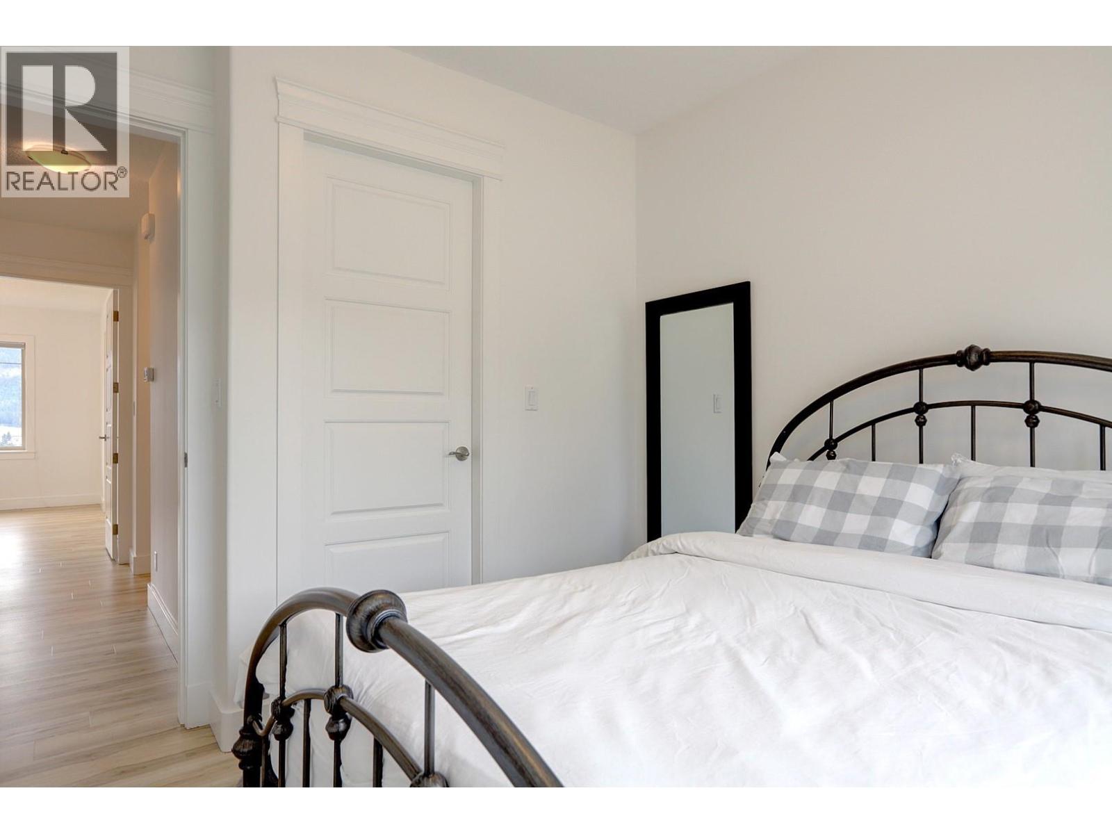 7313 Sunridge Road, Vernon