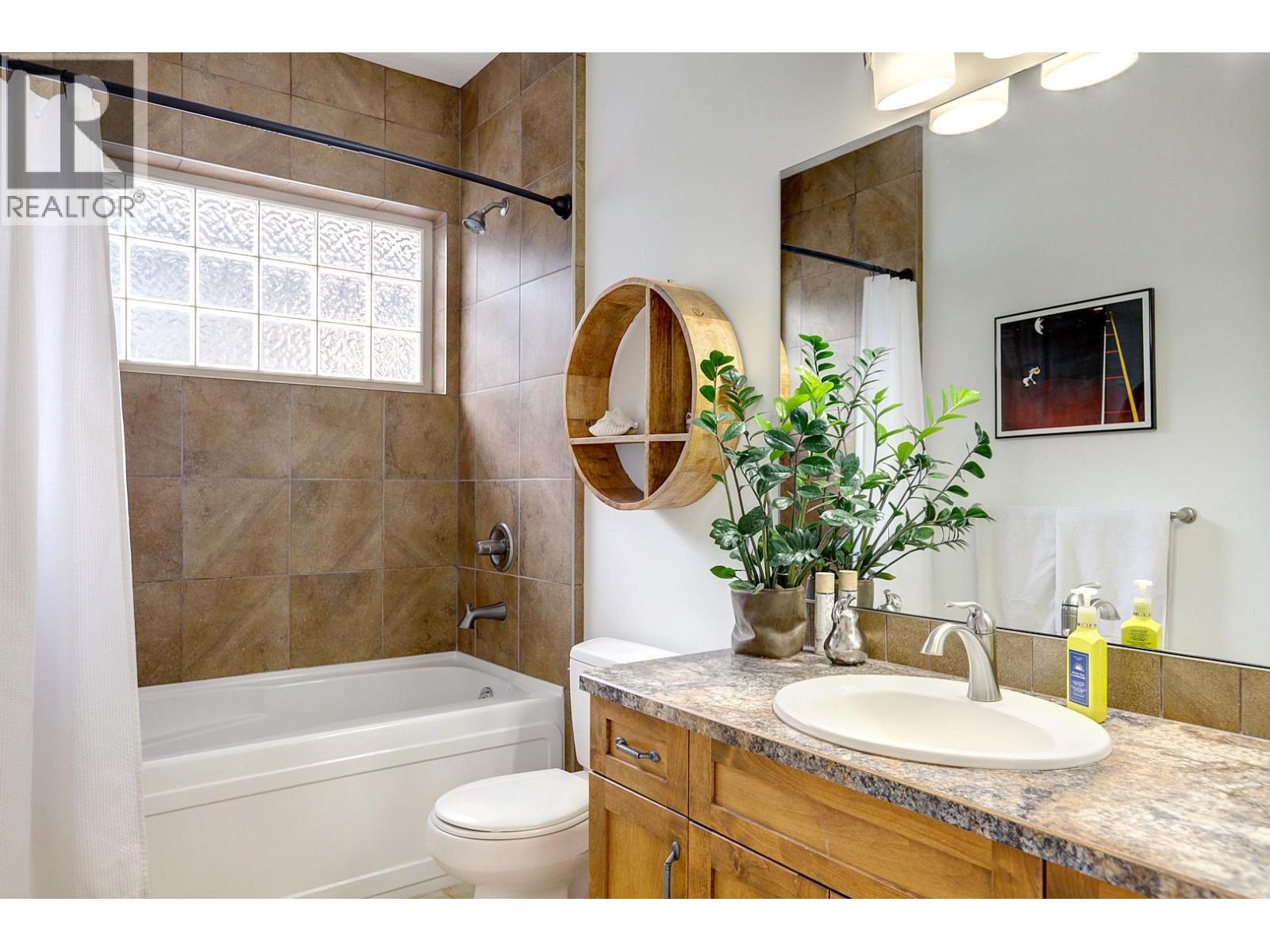 7313 Sunridge Road, Vernon