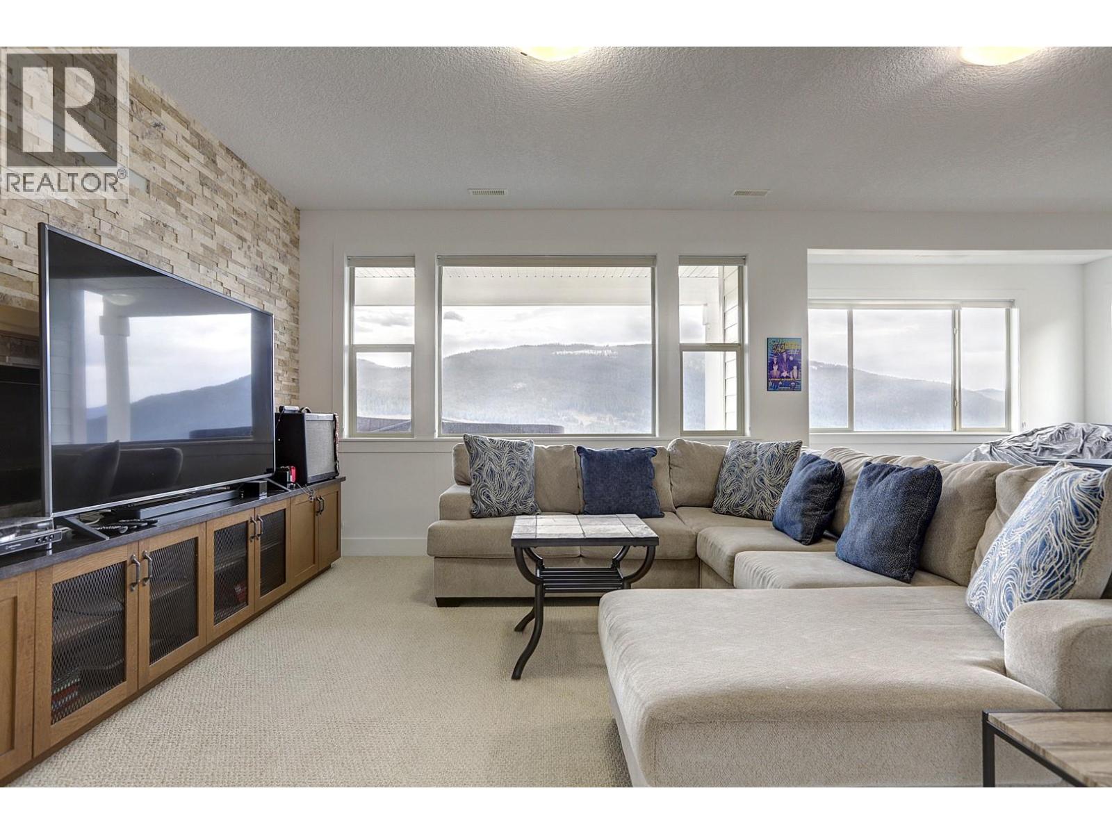 7313 Sunridge Road, Vernon