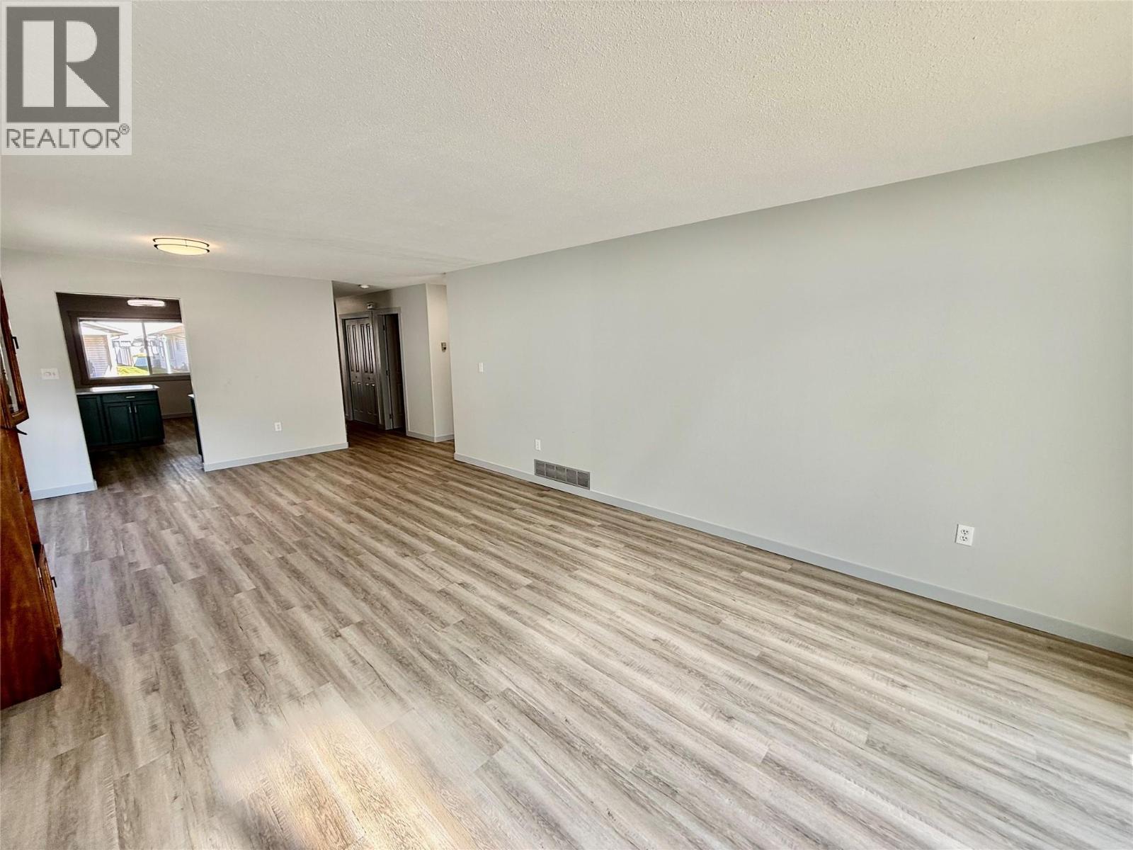 2210 Columbia Avenue Unit# 7, Castlegar