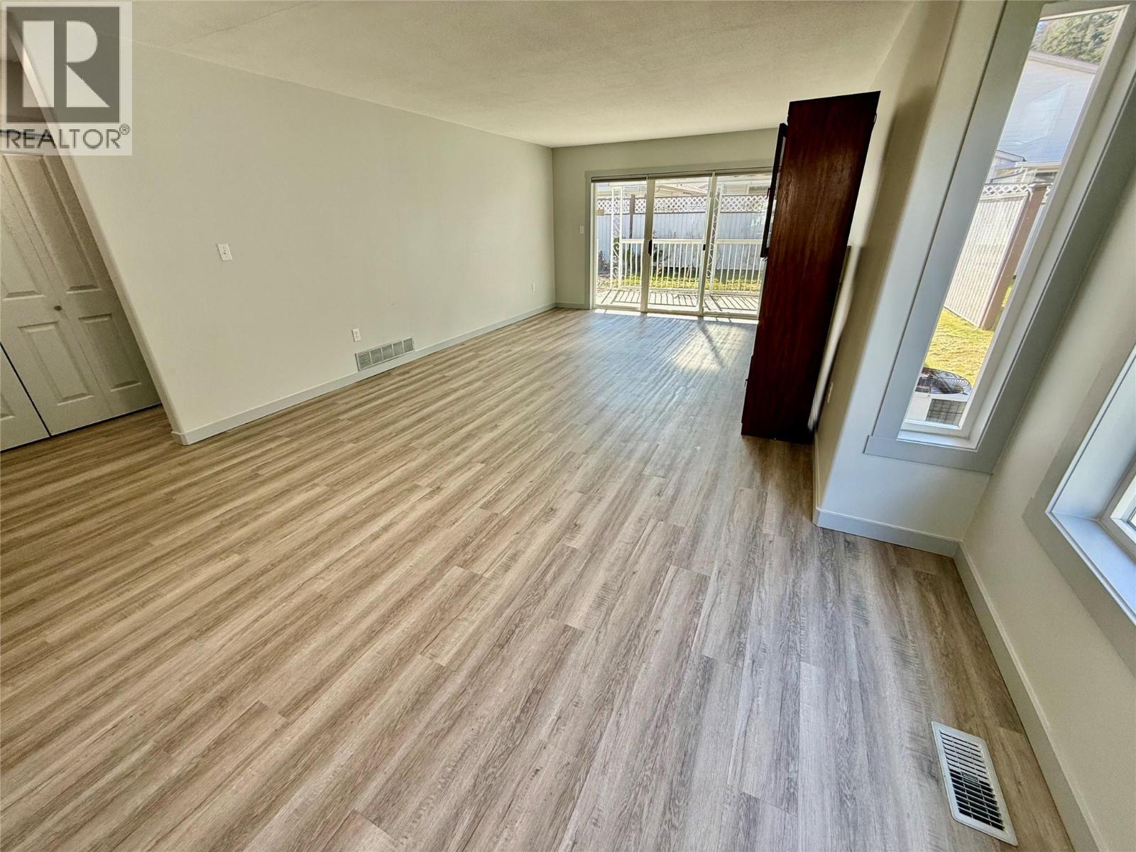 2210 Columbia Avenue Unit# 7, Castlegar