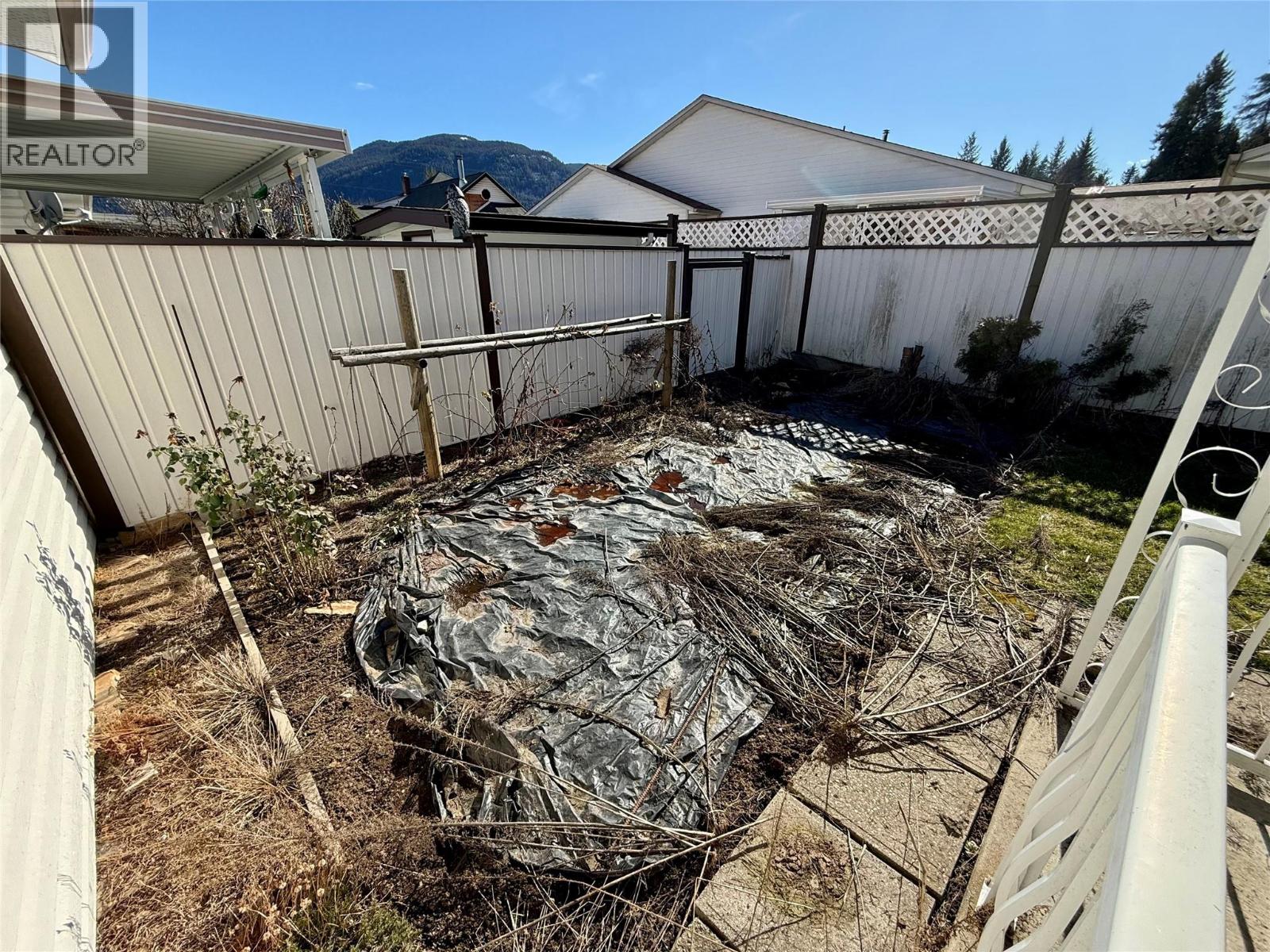 2210 Columbia Avenue Unit# 7, Castlegar