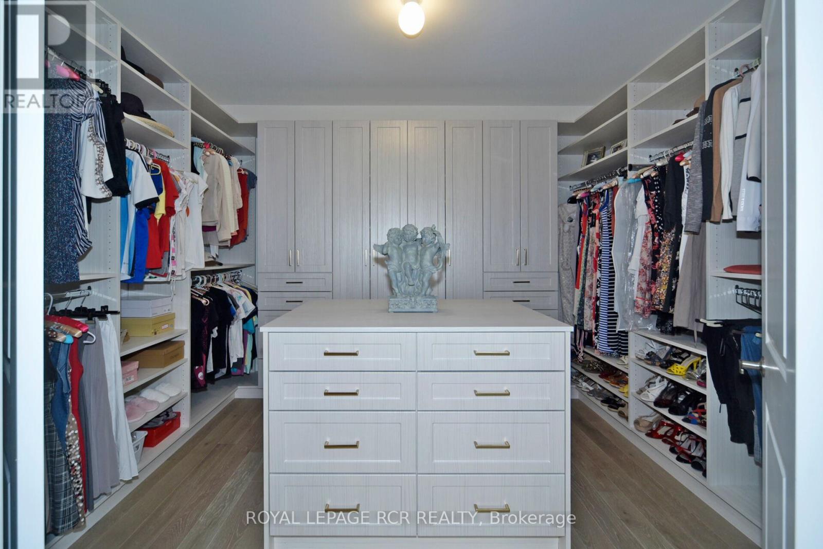 200 SILVER CREEK DRIVE - 35
