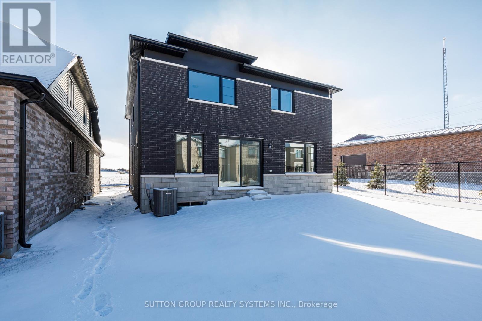 9 SUN VALLEY AVENUE - 36