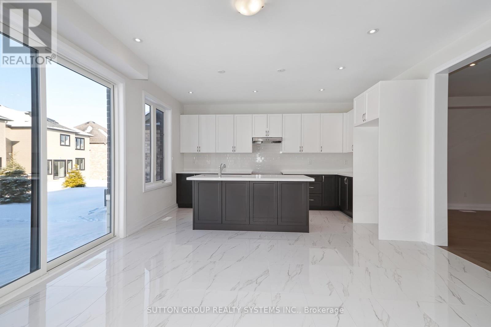 9 SUN VALLEY AVENUE - 9