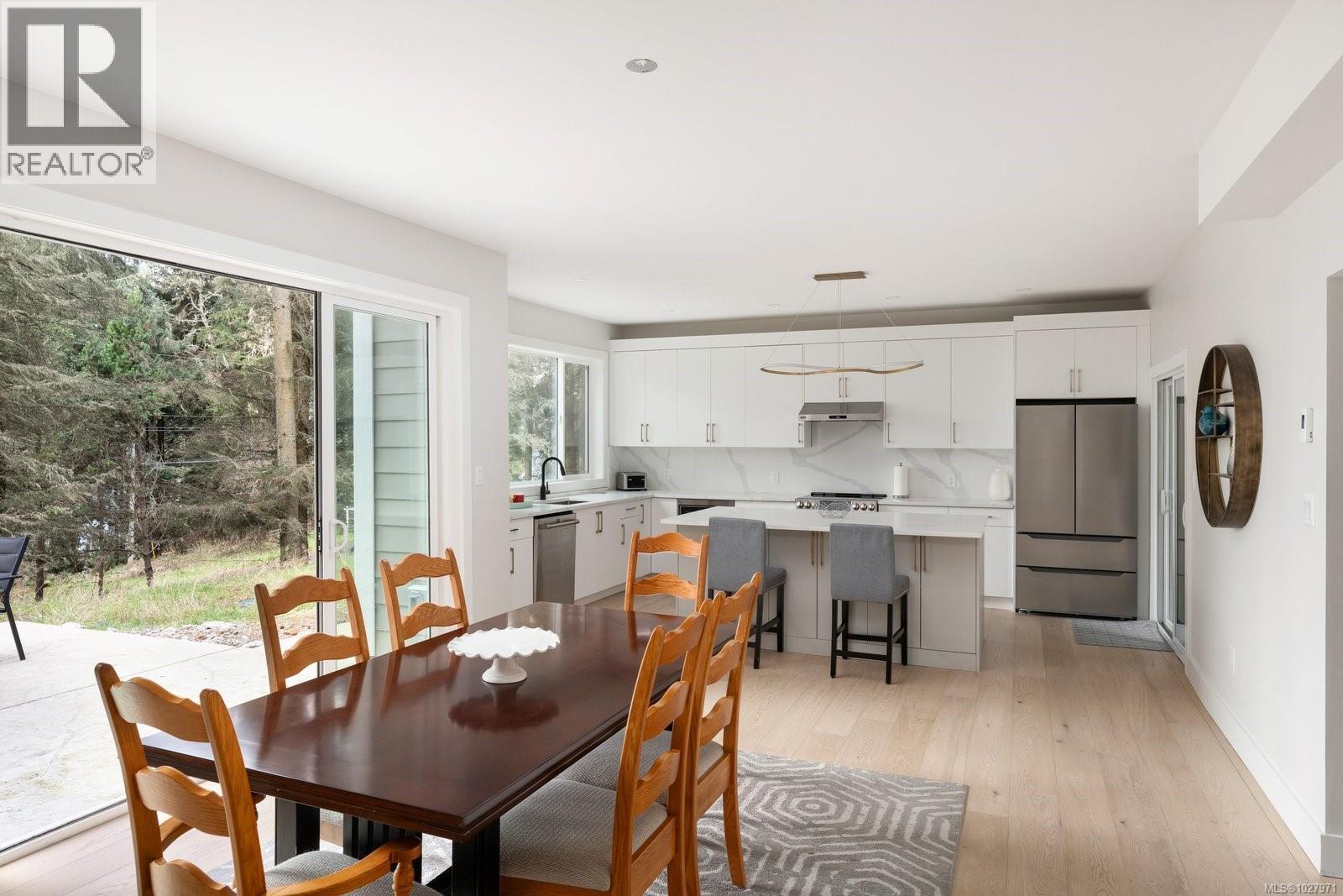 1155 Silver Spray Dr, Sooke