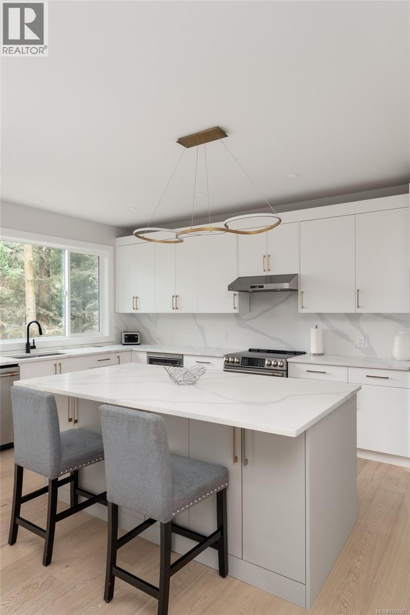 1155 Silver Spray Dr, Sooke