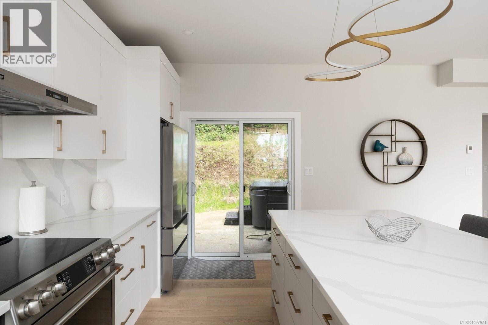 1155 Silver Spray Dr, Sooke