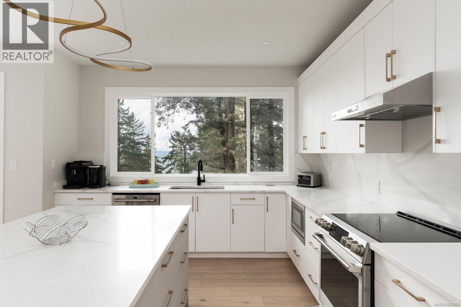 1155 Silver Spray Dr, Sooke