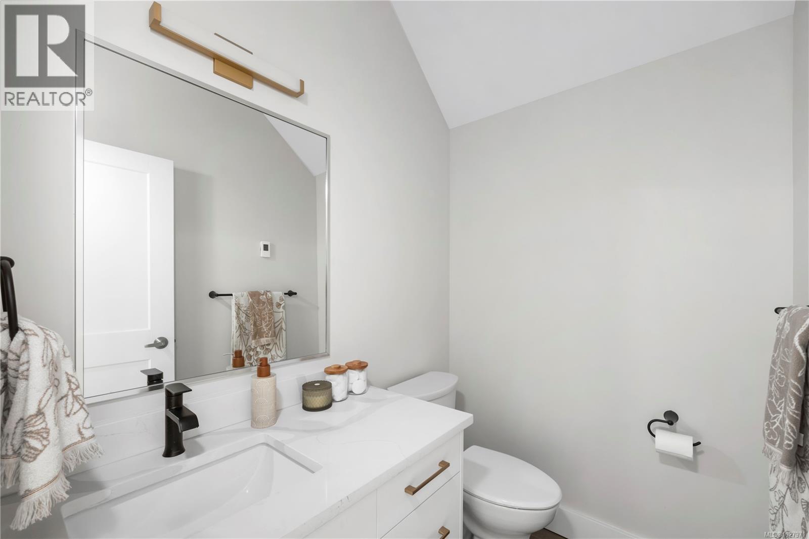 1155 Silver Spray Dr, Sooke