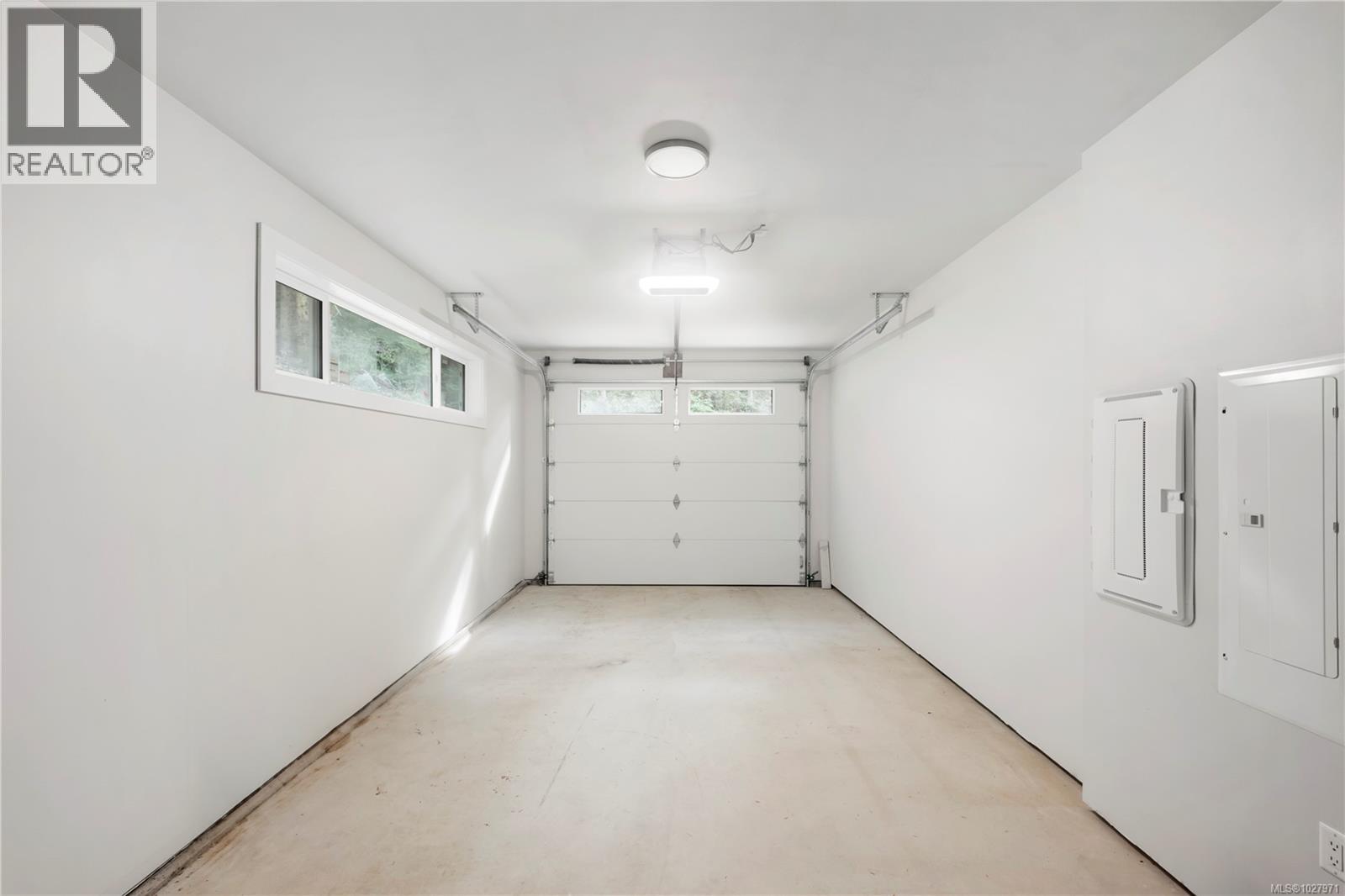 1155 Silver Spray Dr, Sooke