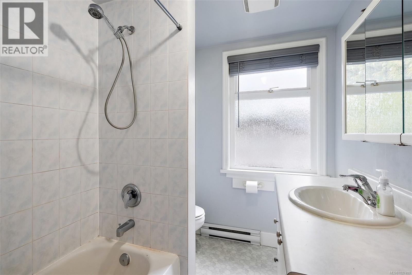  2183 Foul Bay Road, Oak Bay