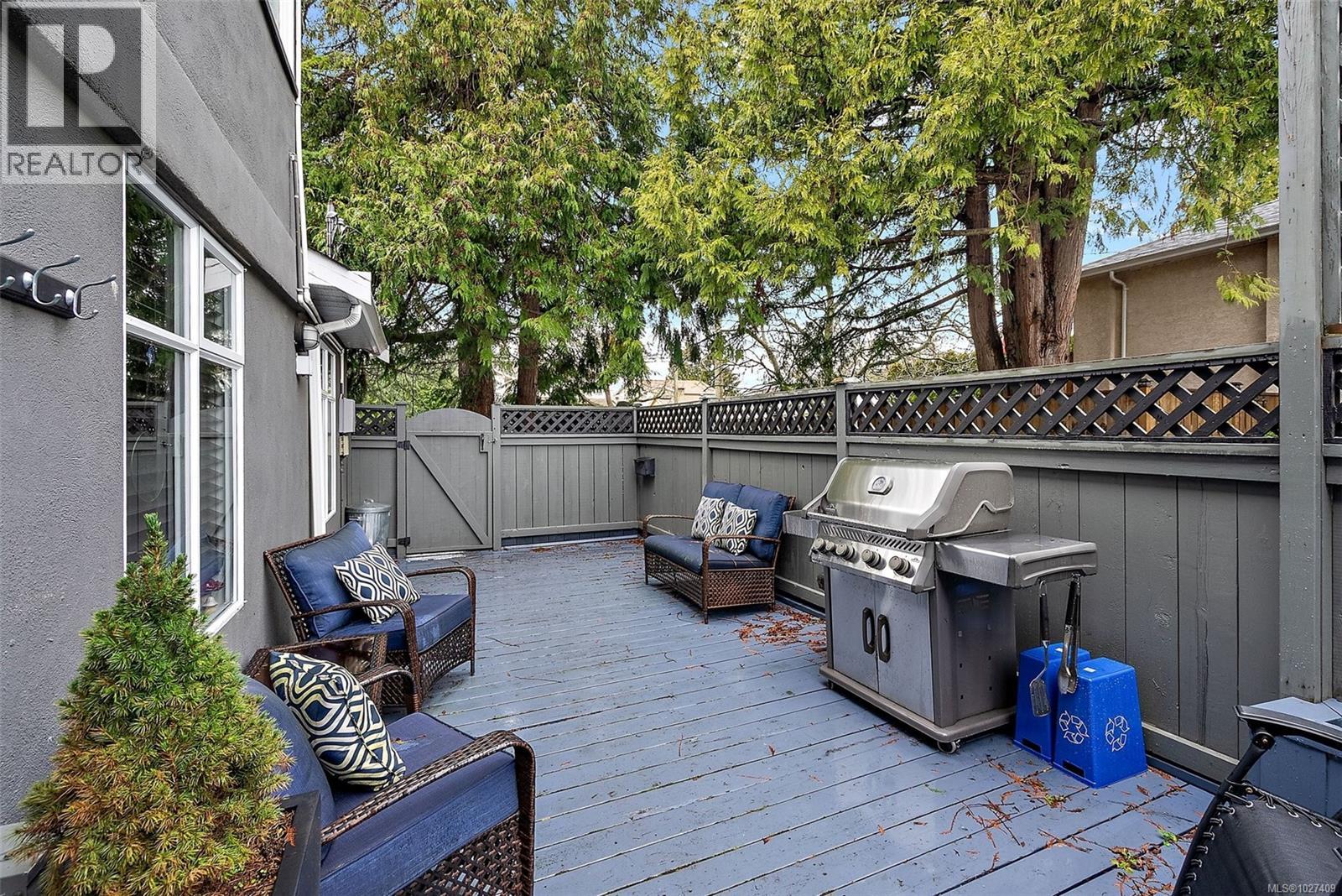  2183 Foul Bay Road, Oak Bay