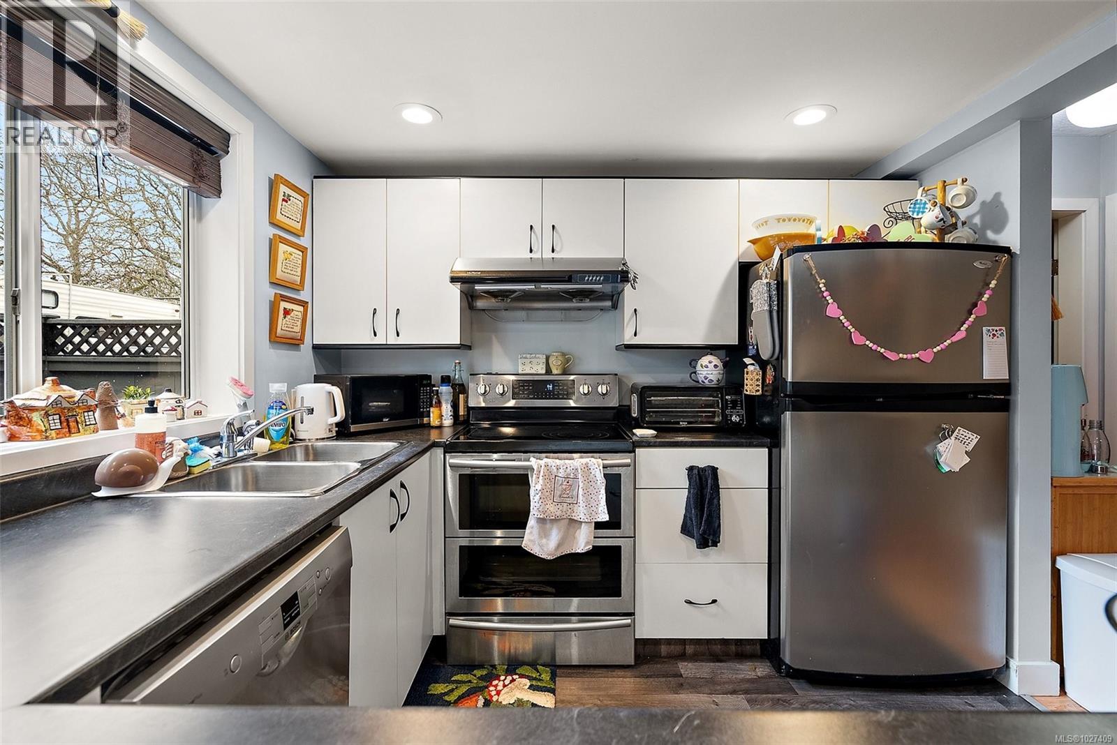  2183 Foul Bay Road, Oak Bay