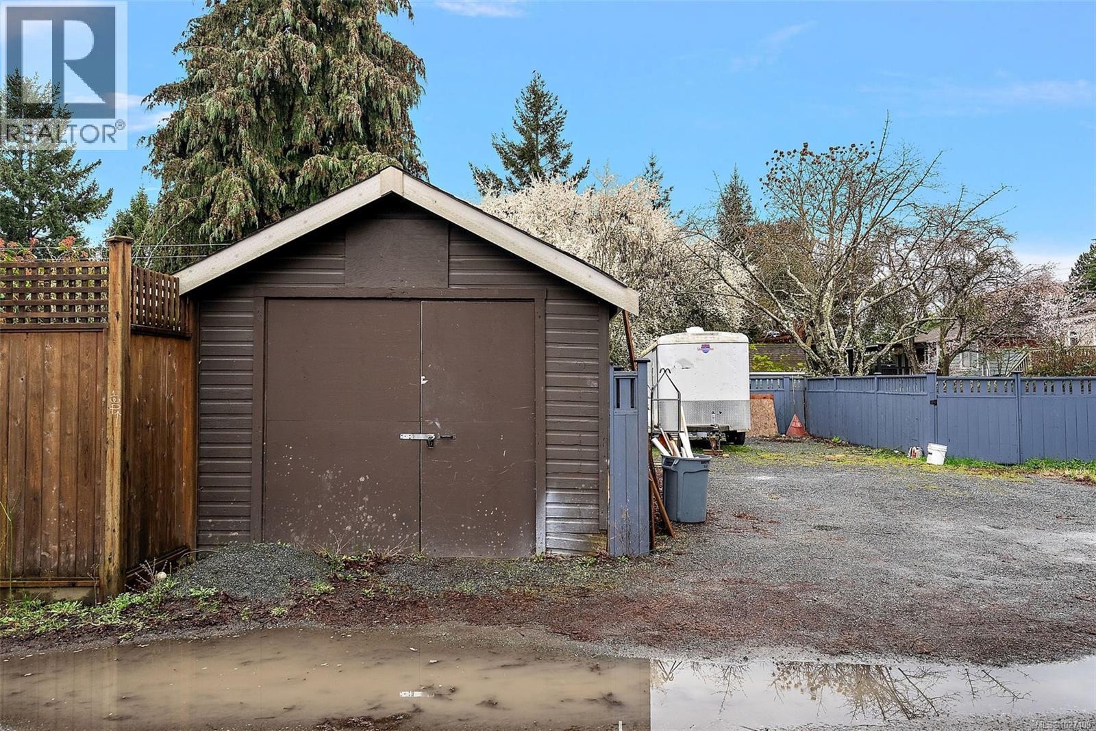  2183 Foul Bay Road, Oak Bay