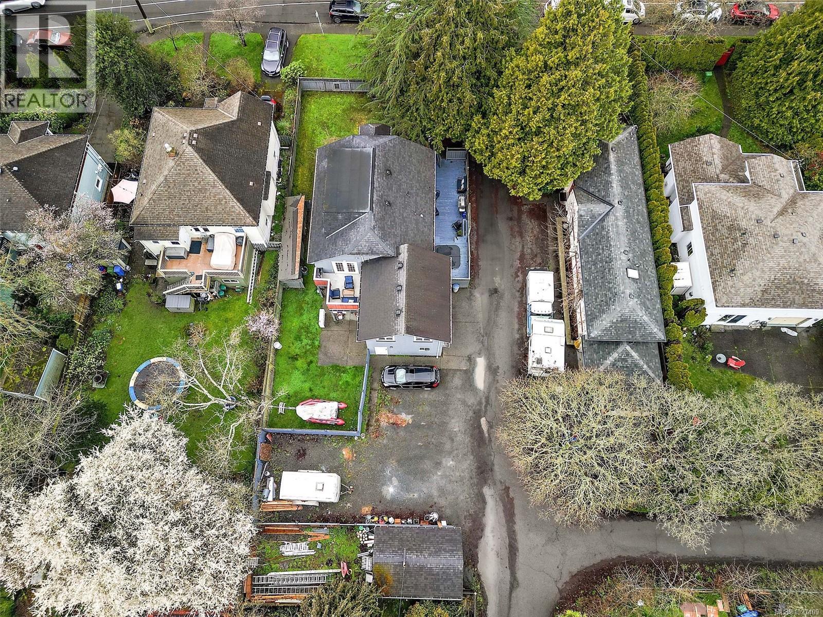  2183 Foul Bay Road, Oak Bay