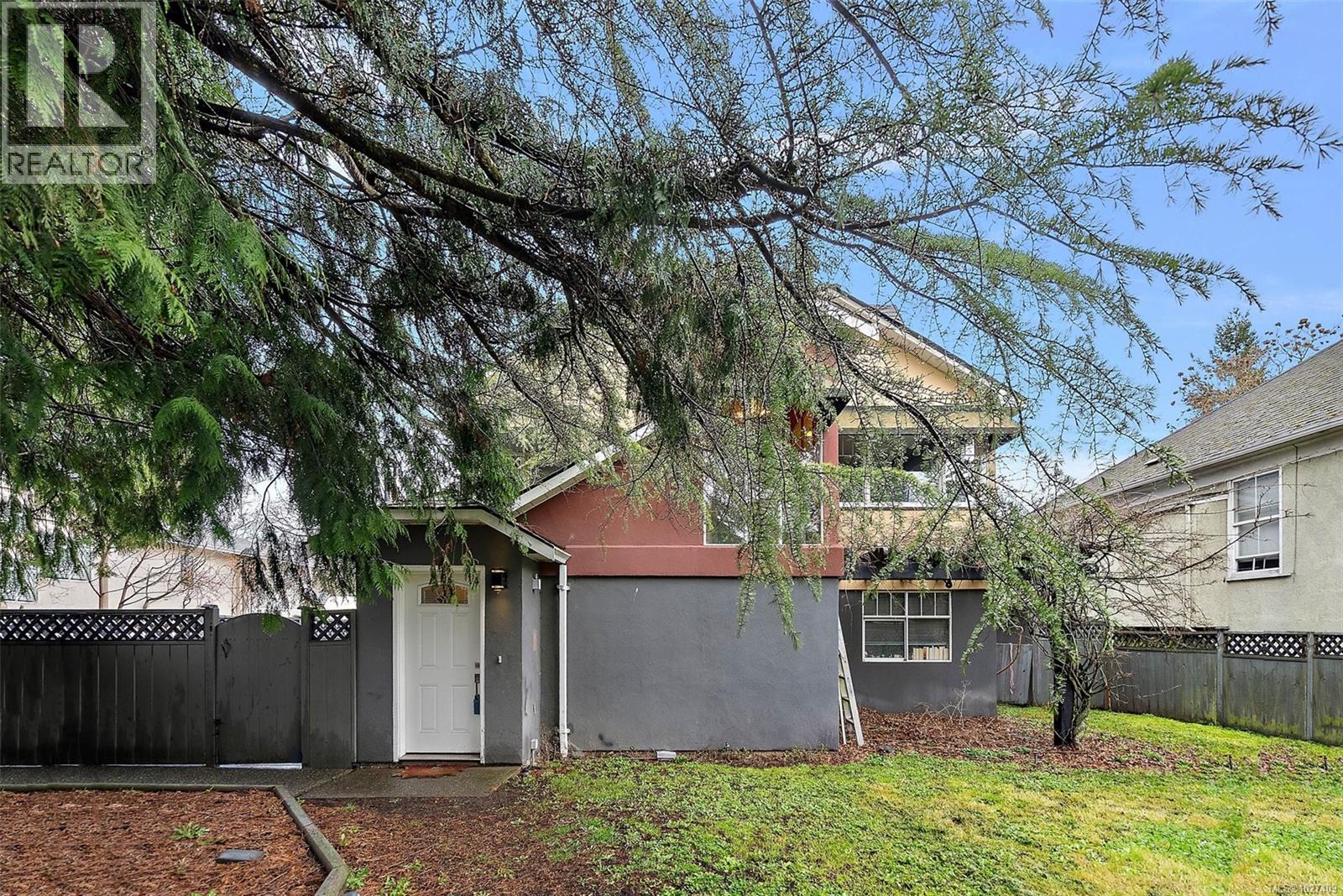  2183 Foul Bay Road, Oak Bay