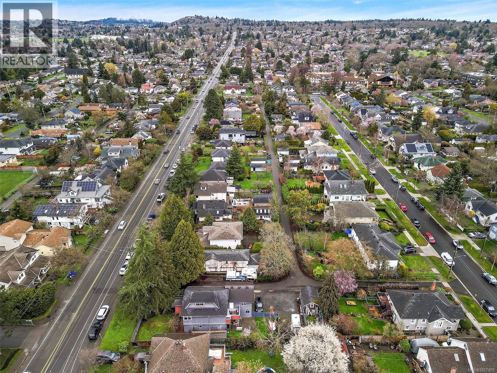  2183 Foul Bay Road, Oak Bay