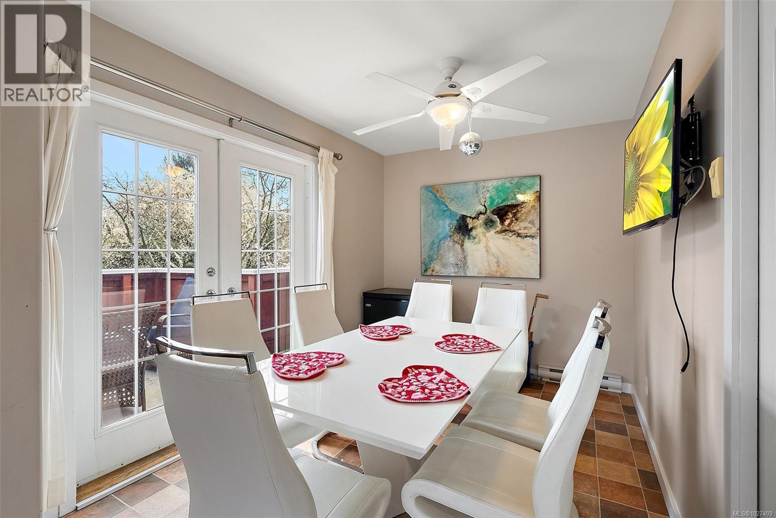  2183 Foul Bay Road, Oak Bay