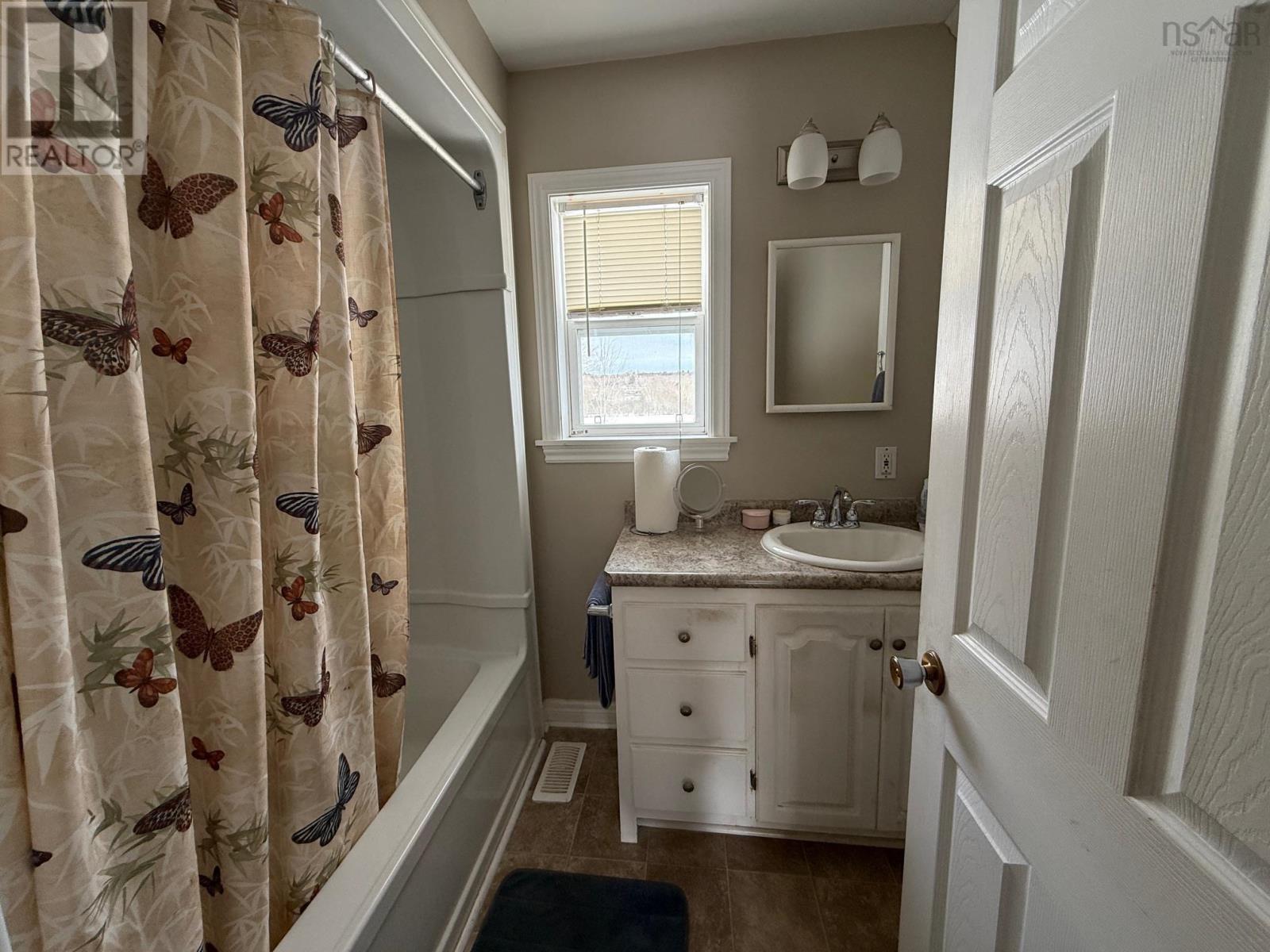 Property 22 of 49 of 396 Highway 208