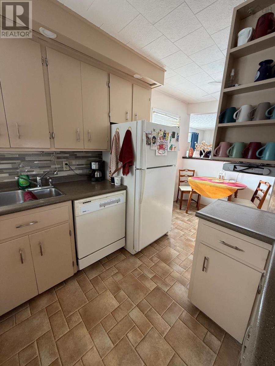 Property 11 of 49 of 396 Highway 208