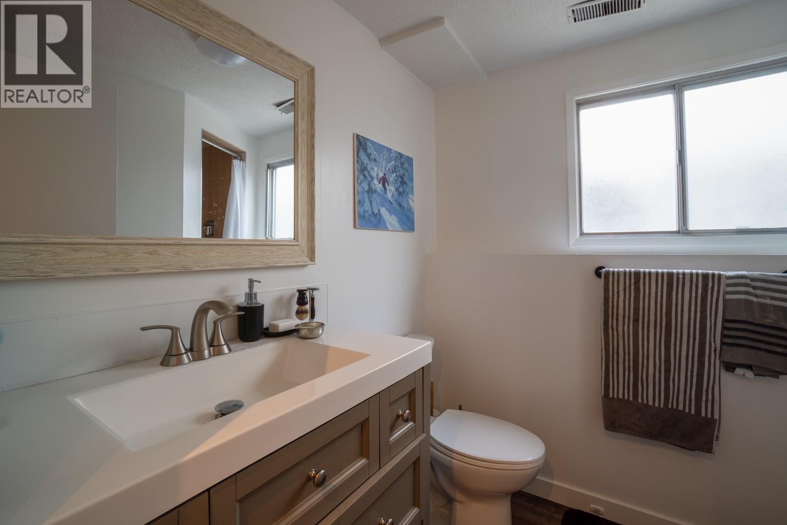  927 Fuller Avenue, Kelowna