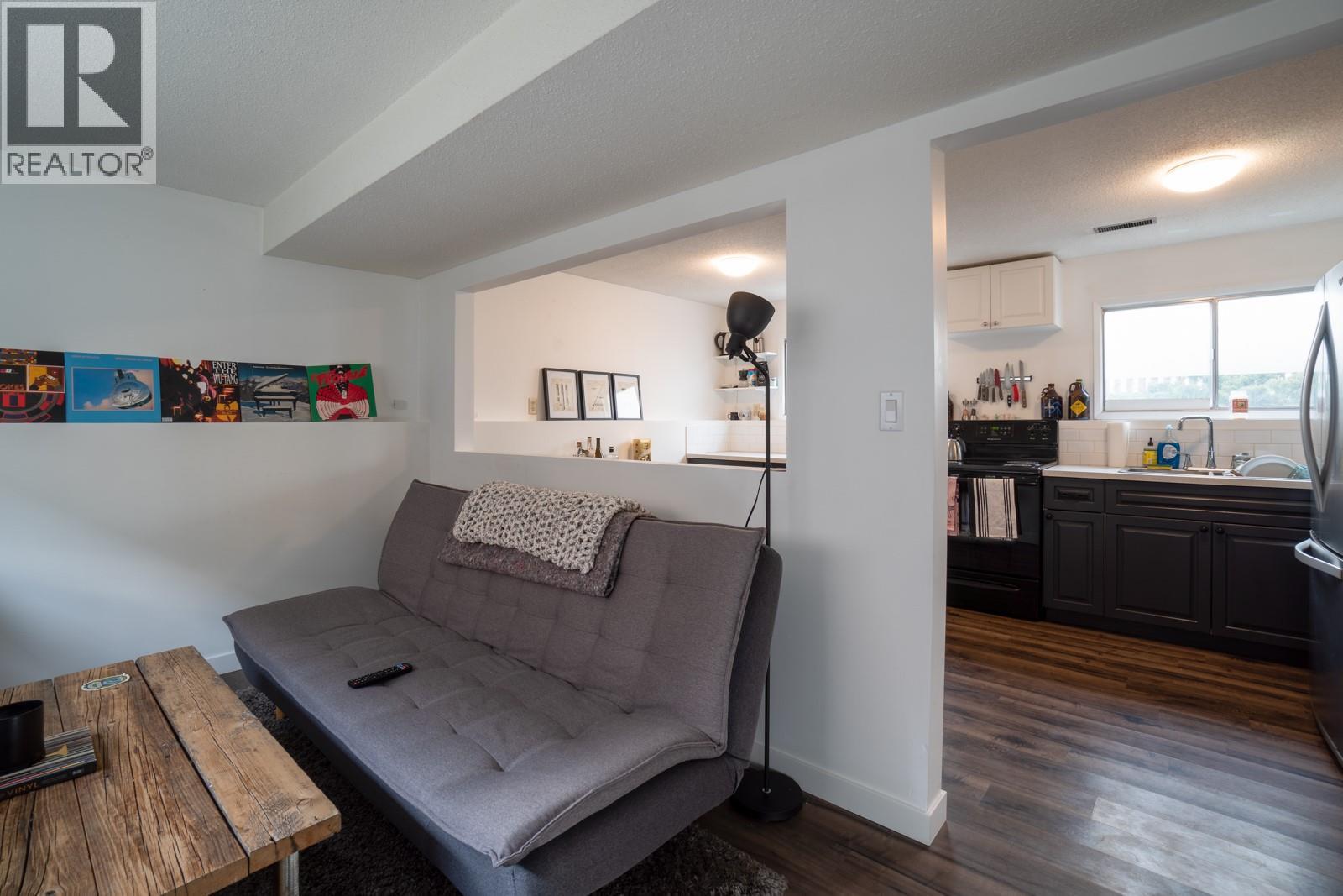  927 Fuller Avenue, Kelowna