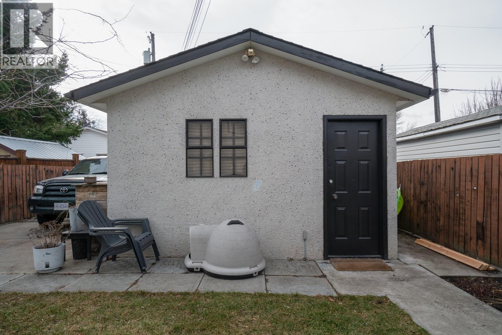  927 Fuller Avenue, Kelowna