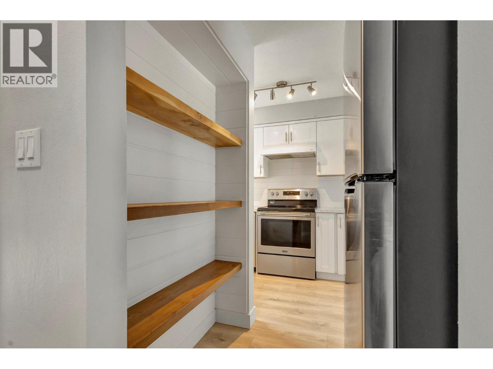 4 1255 Bernard Avenue, Kelowna