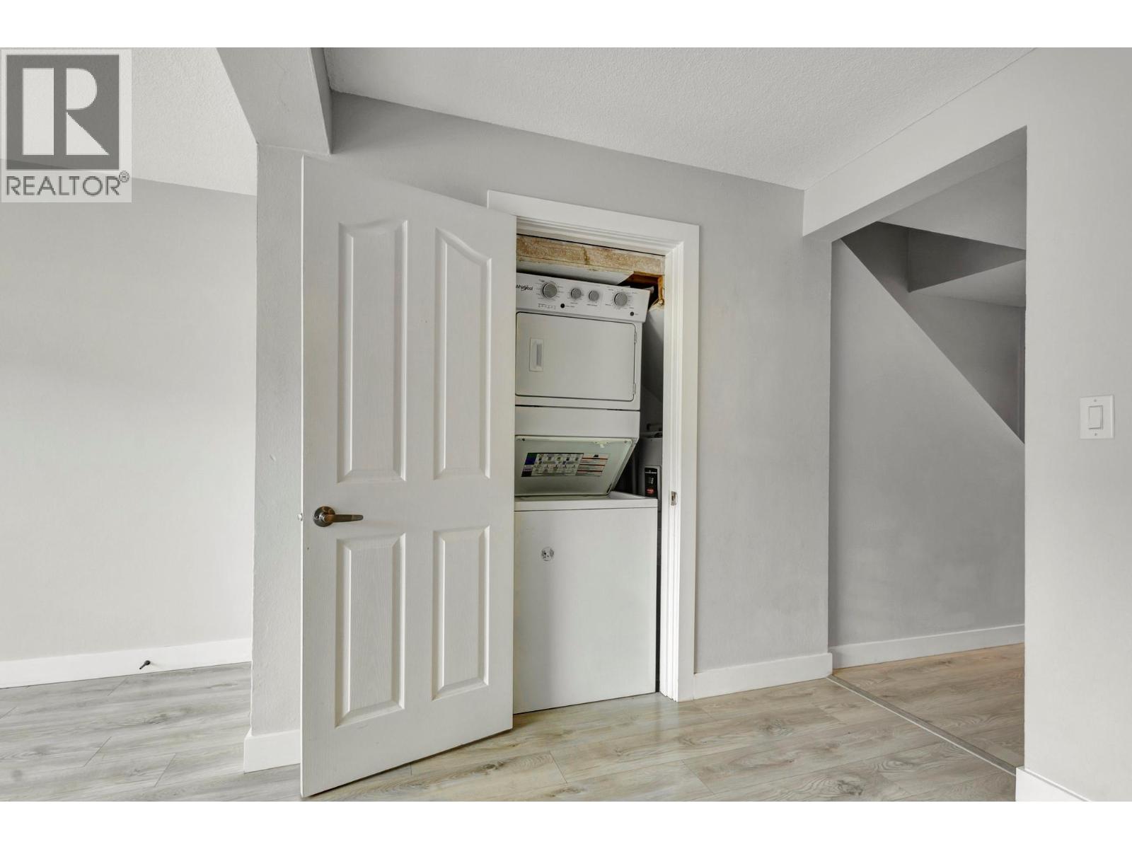 4 1255 Bernard Avenue, Kelowna