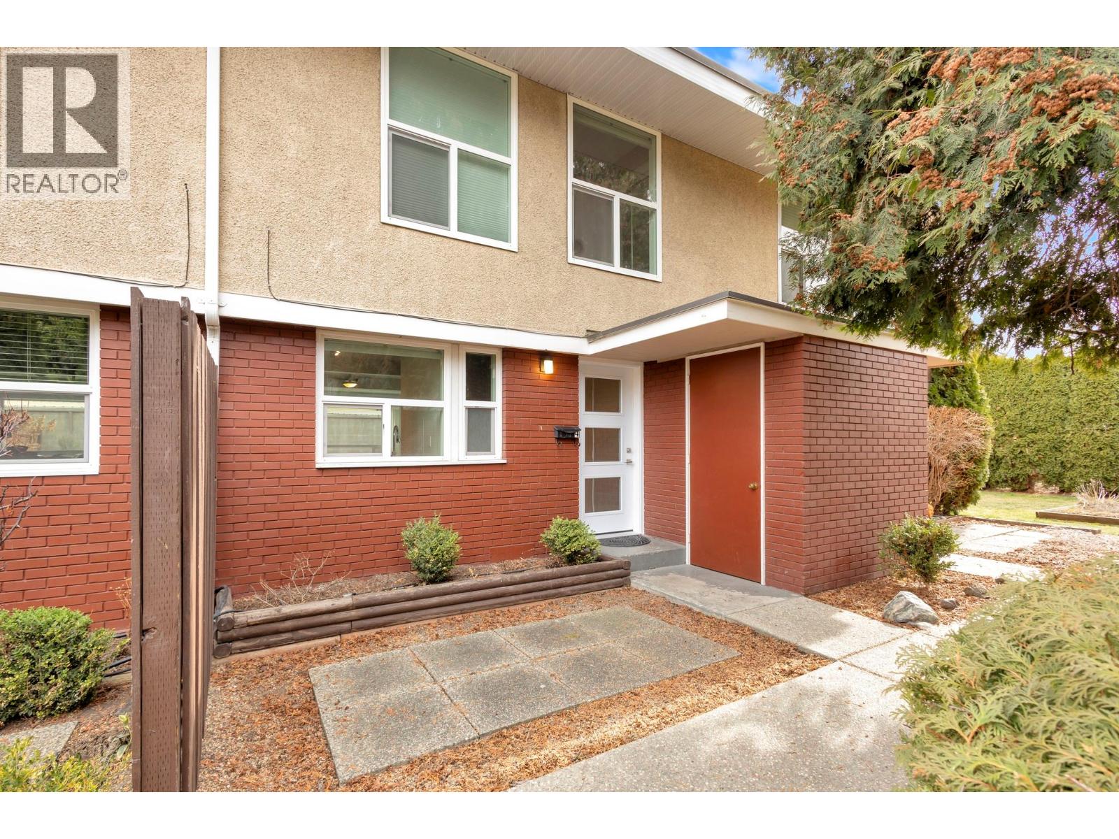 4 1255 Bernard Avenue, Kelowna