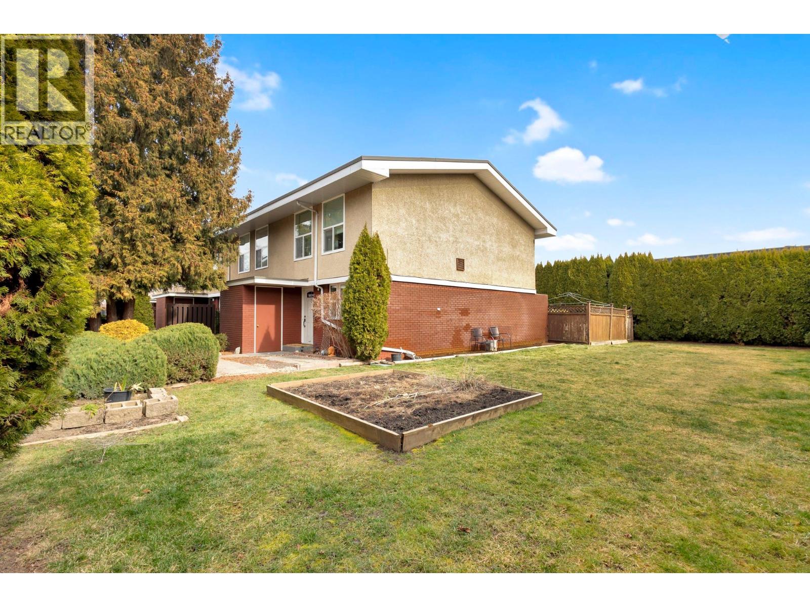 4 1255 Bernard Avenue, Kelowna