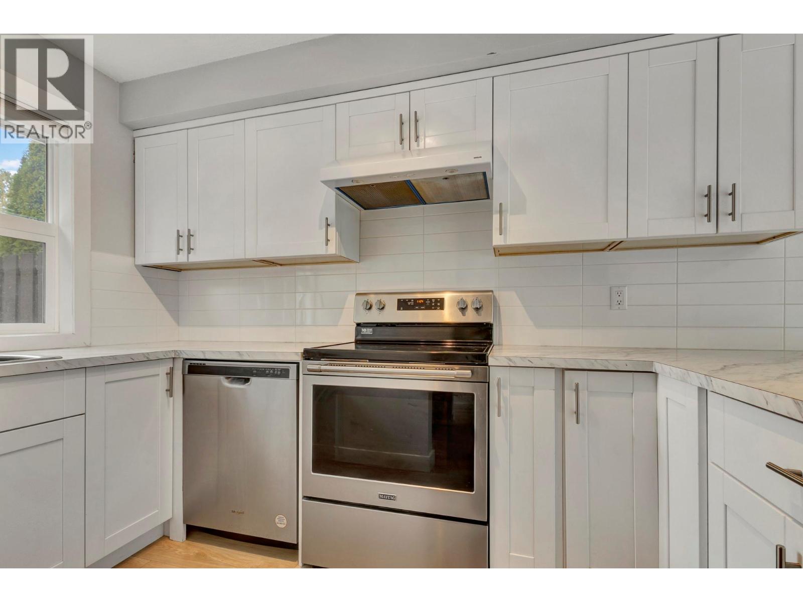 4 1255 Bernard Avenue, Kelowna