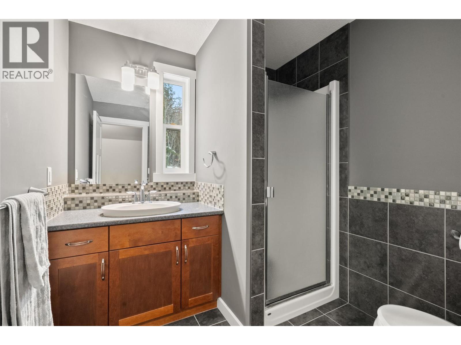  3751 65 Avenue Northwest, Salmon Arm