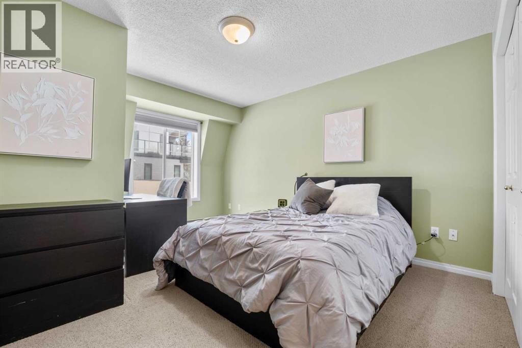 Single Family House for Sale in    Avenue NW Hillhurst Calgary 