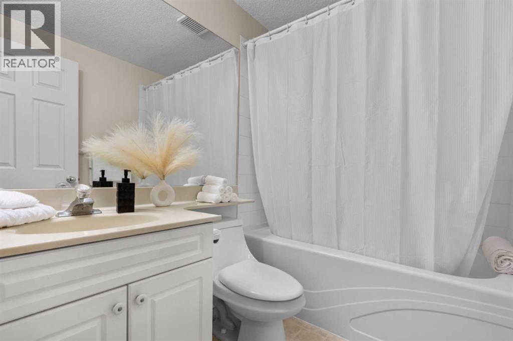 Single Family House for Sale in    Avenue NW Hillhurst Calgary 