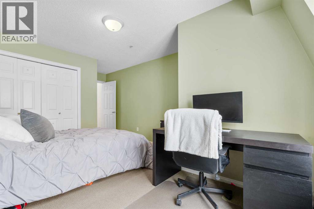 Single Family House for Sale in    Avenue NW Hillhurst Calgary 